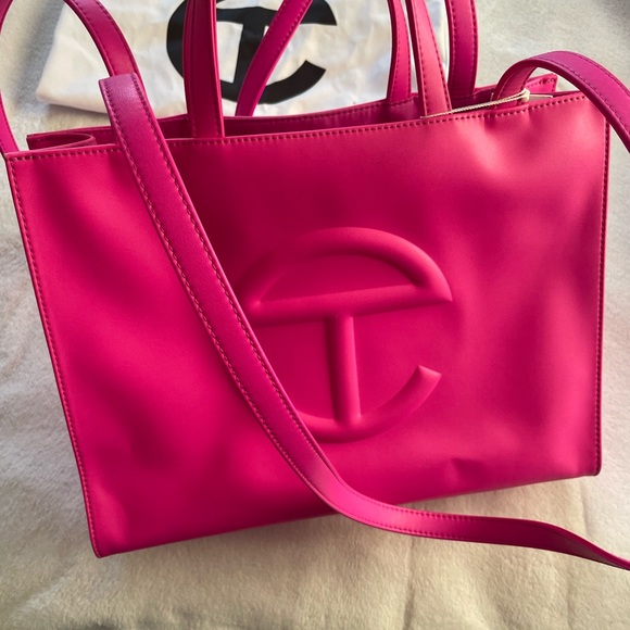 Authentic TELFAR Medium Tote Bag in Azalea / Pink / Fuschia- EXCELLENT condition - Picture 4 of 6